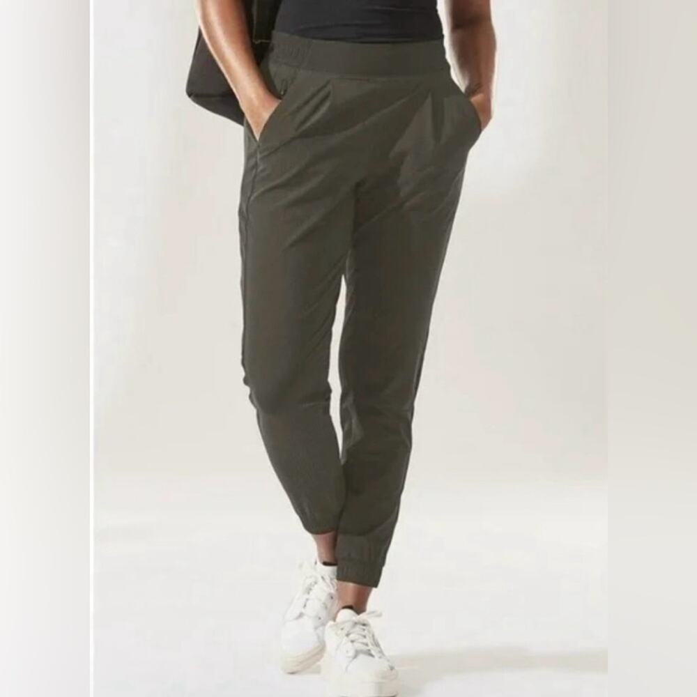 Athleta Petite Textured Brooklyn Joggers in Mountain Olive